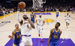 NBA pusfinaliuose – galingi "Lakers" ir "Heat" žingsniai